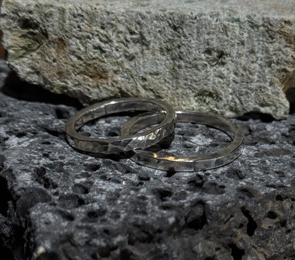 2.1mm × 1.8mm  Sqaure Hammer texture  Ring