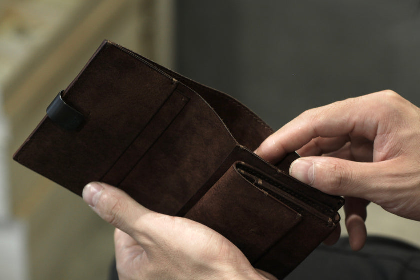 Minimal folded wallet − Pegos −