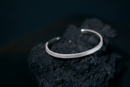 4mm Stone Texture Narrow Bangle