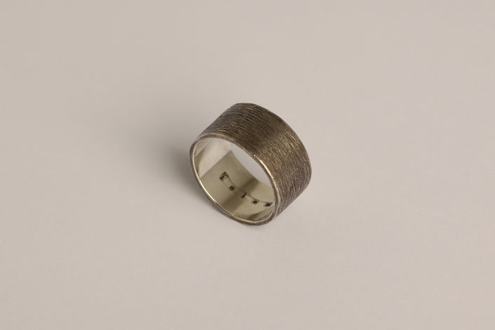 Horizontal Cut Texture ring  [  io-01-089  ]
