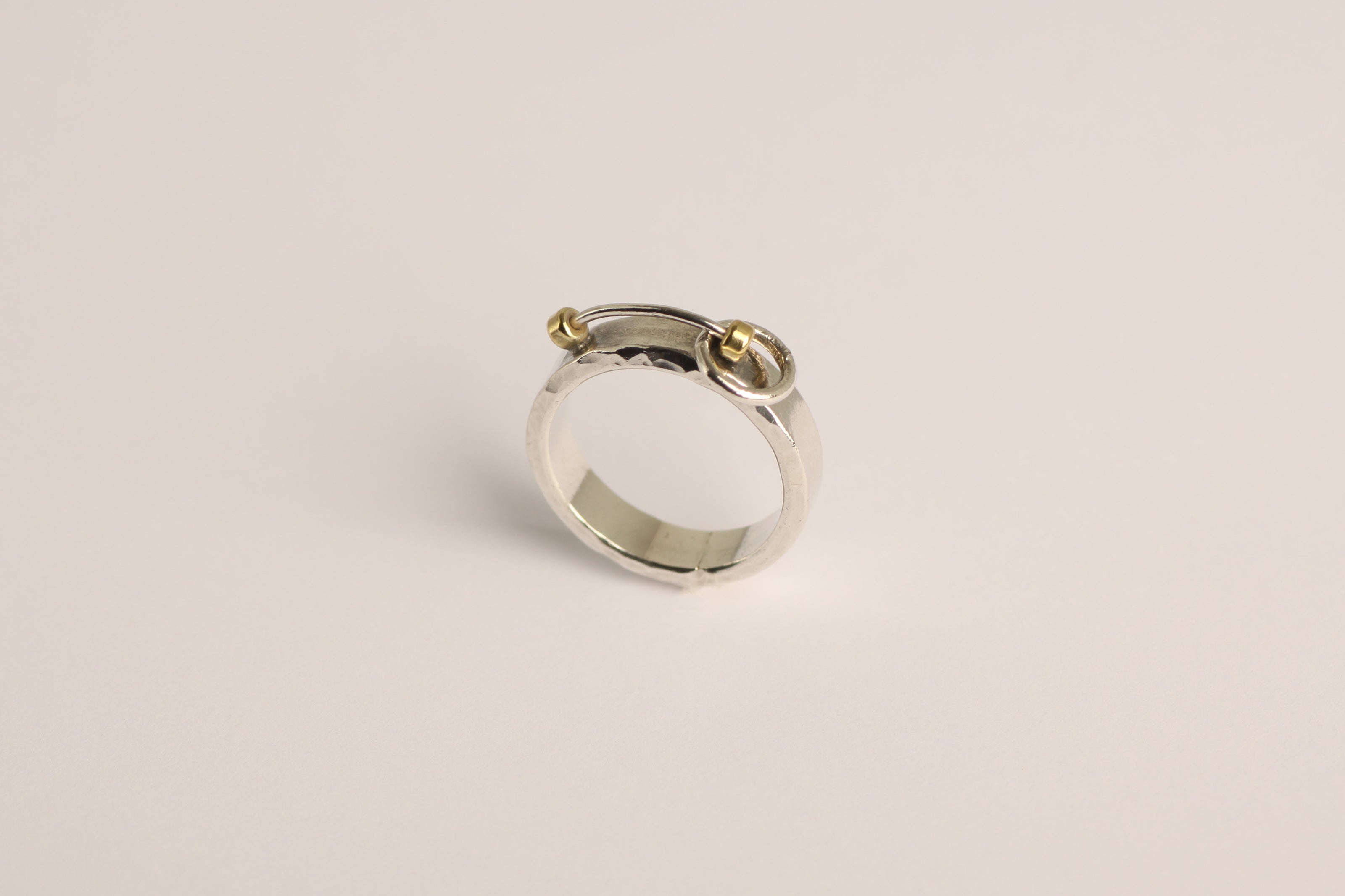 Swing ring