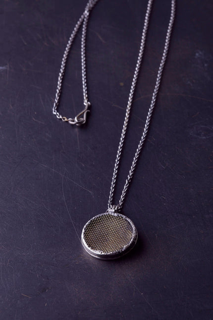 Bezel-Like Necklace
